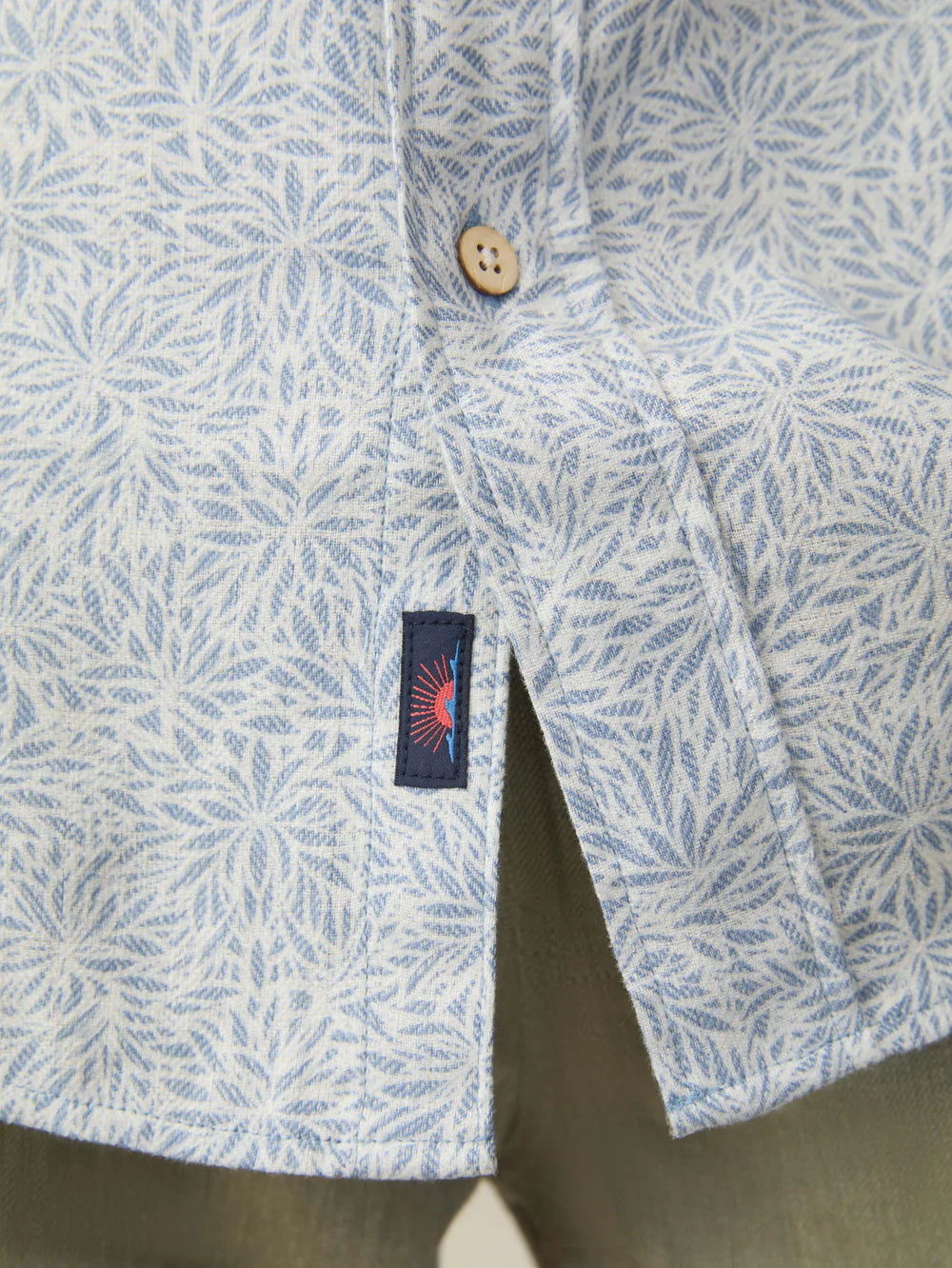 SHORT-SLEEVE BREEZE SHIRT