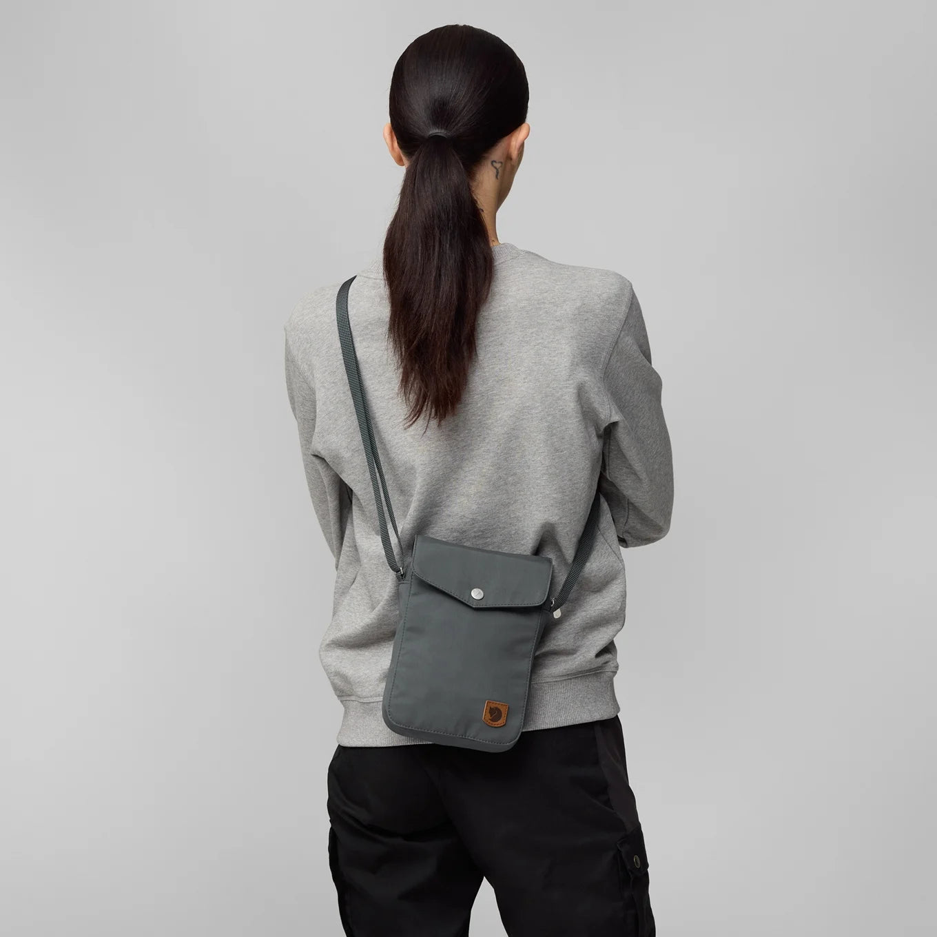GREENLAND POCKET SHOULDER BAG