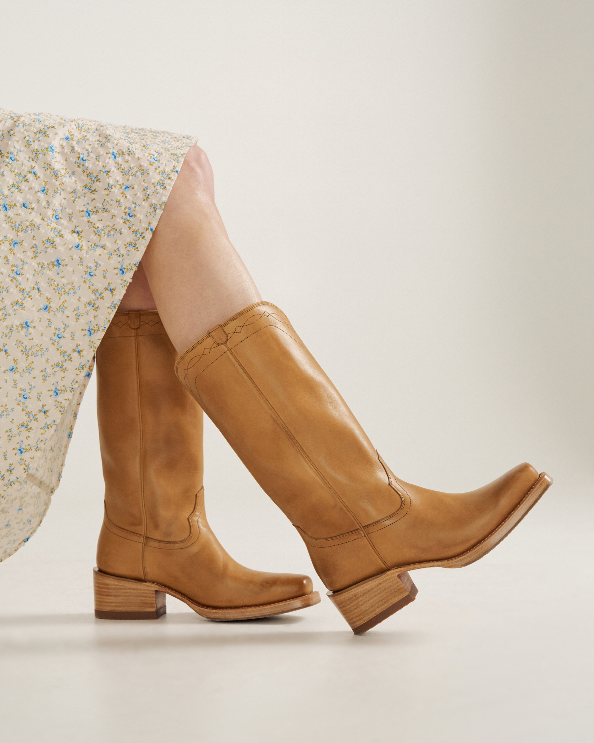 THE CHARLIE - COWHIDE
